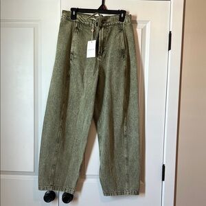 Entro Olive barrel jeans